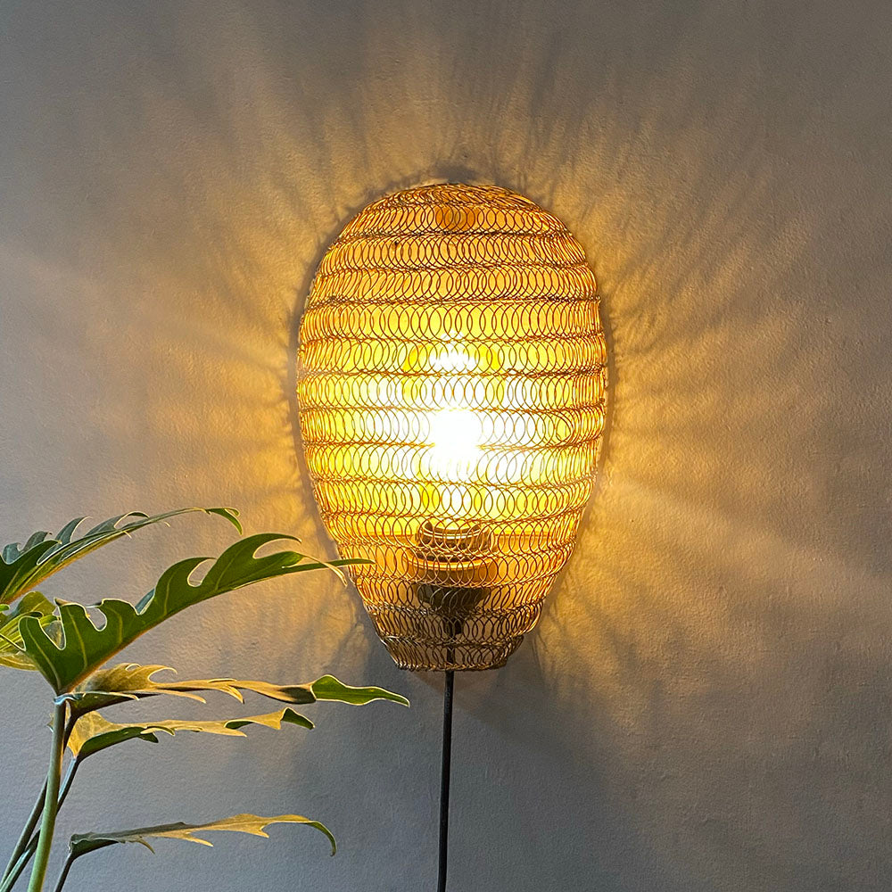 Wire mesh light store