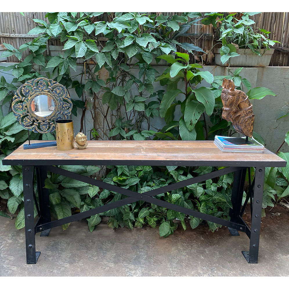 Tables– Sunshine Boulevard